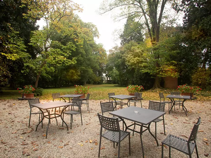 Immagine 25 di Immobile di prestigio in vendita  a Lucca