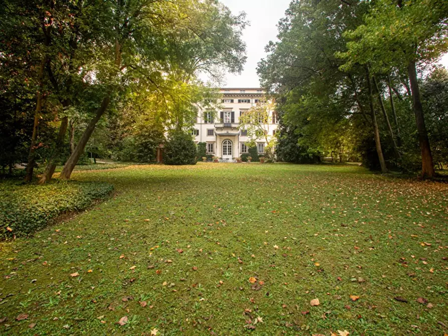 Immagine 5 di Immobile di prestigio in vendita  a Lucca