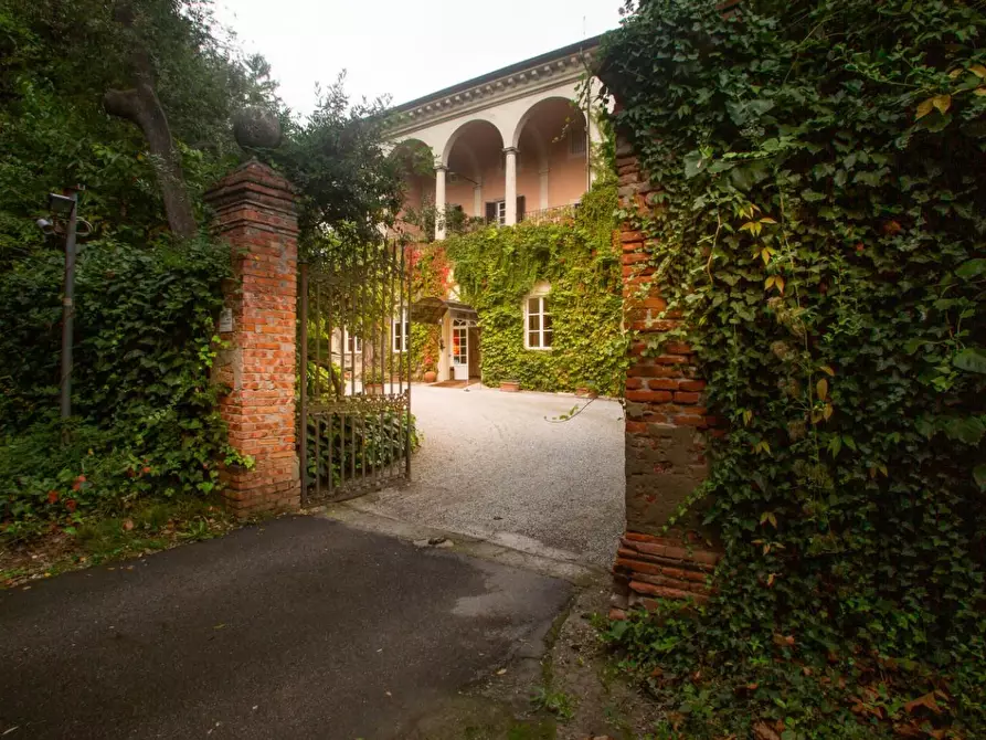 Immagine 9 di Immobile di prestigio in vendita  a Lucca