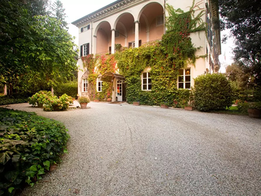 Immagine 4 di Immobile di prestigio in vendita  a Lucca