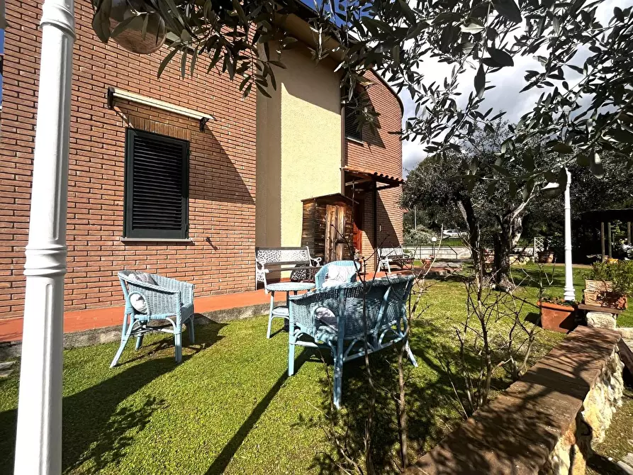 Immagine 2 di Casa bifamiliare in vendita  a Rosignano Marittimo