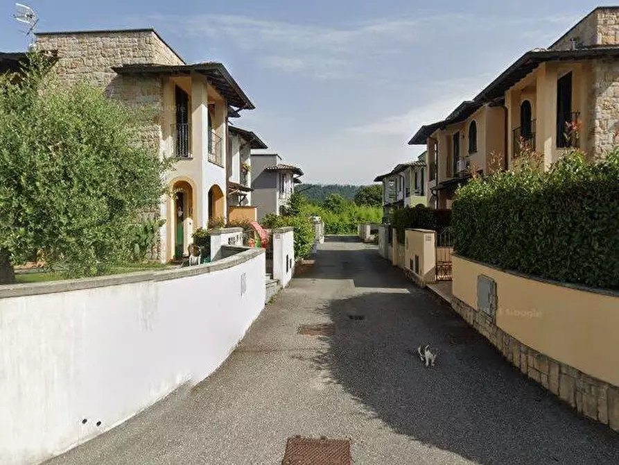 Immagine 11 di Casa bifamiliare in vendita  a Barga