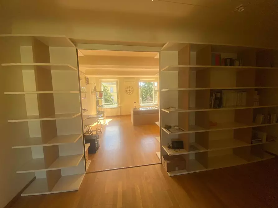 Immagine 3 di Ufficio in affitto  a Lucca