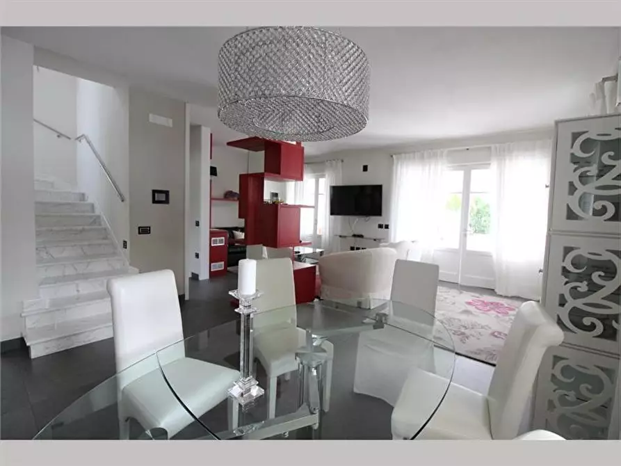 Immagine 7 di Villa in vendita  a Forte Dei Marmi