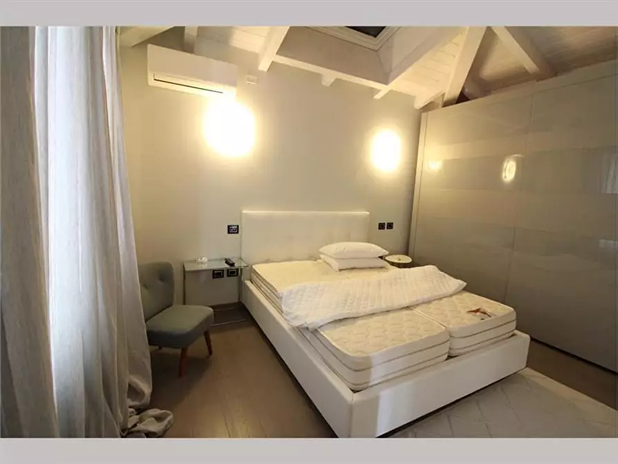 Immagine 15 di Villa in vendita  a Forte Dei Marmi