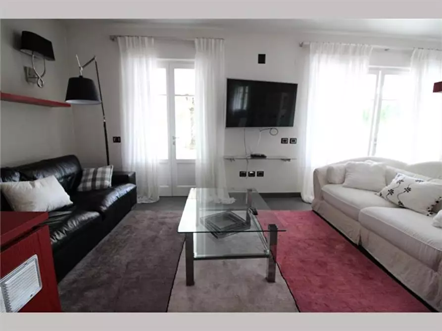 Immagine 8 di Villa in vendita  a Forte Dei Marmi