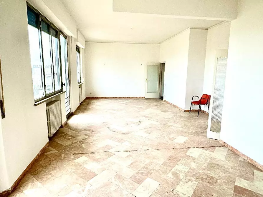 Immagine 10 di Appartamento in vendita  a Siena