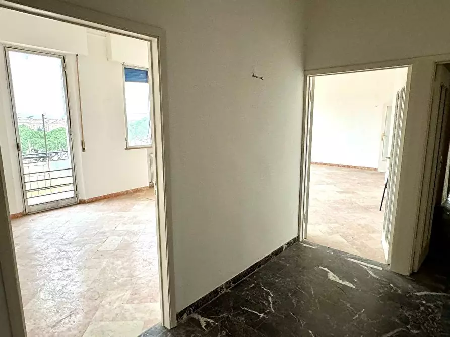 Immagine 9 di Appartamento in vendita  a Siena