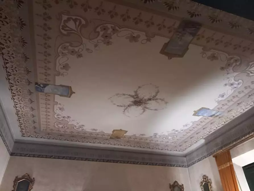 Immagine 1 di Villa in vendita  a Pisa