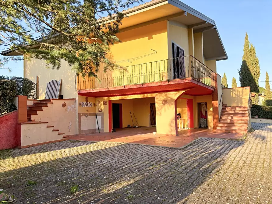Immagine 3 di Villa in vendita  a Montespertoli