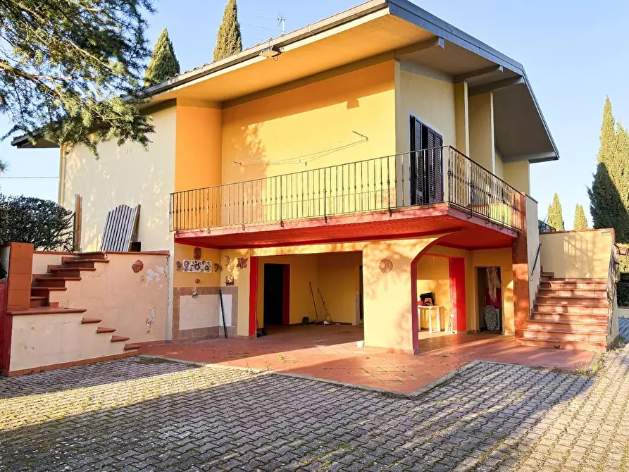 Immagine 2 di Villa in vendita  a Montespertoli