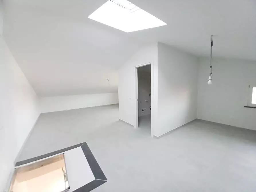 Immagine 12 di Appartamento in vendita  a Pontedera