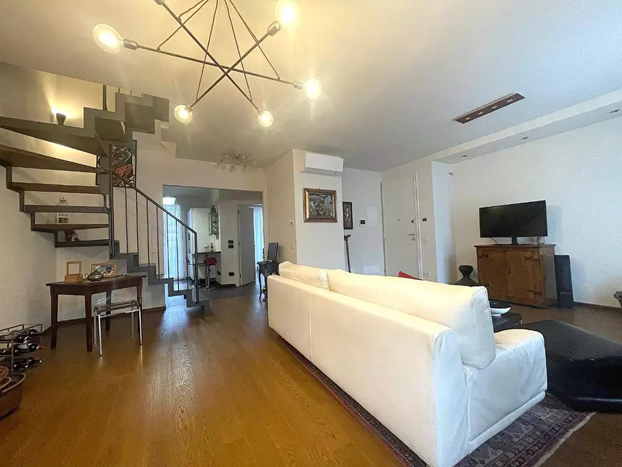 Immagine 4 di Appartamento in vendita  a Capraia E Limite