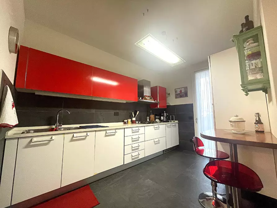 Immagine 6 di Appartamento in vendita  a Capraia E Limite