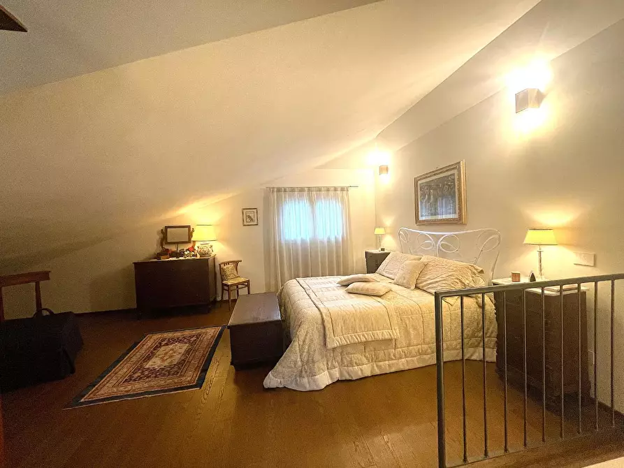 Immagine 19 di Appartamento in vendita  a Capraia E Limite