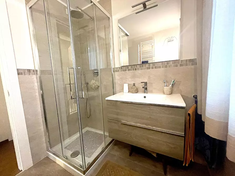 Immagine 17 di Appartamento in vendita  a Capraia E Limite