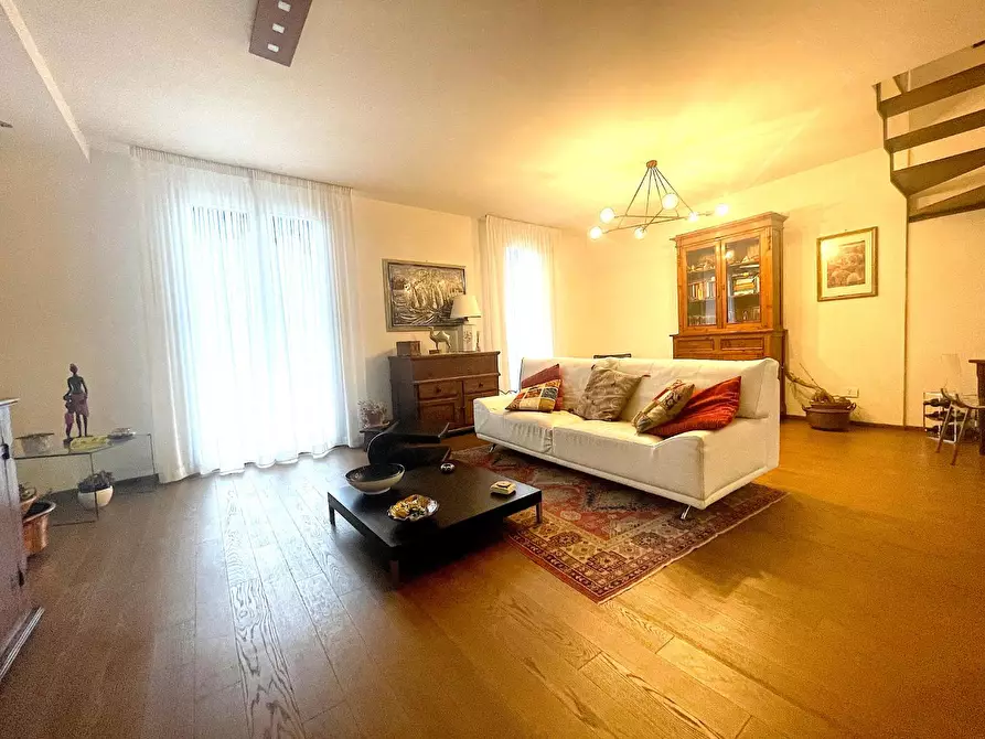 Immagine 26 di Appartamento in vendita  a Capraia E Limite