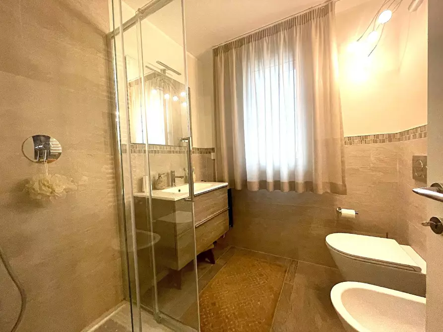 Immagine 18 di Appartamento in vendita  a Capraia E Limite