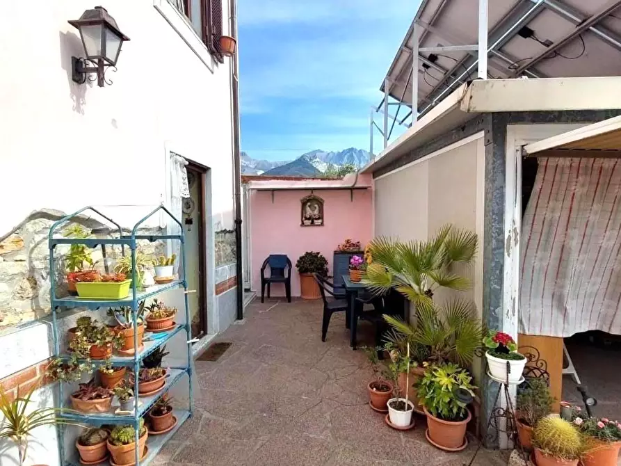 Immagine 30 di Casa bifamiliare in vendita  a Carrara