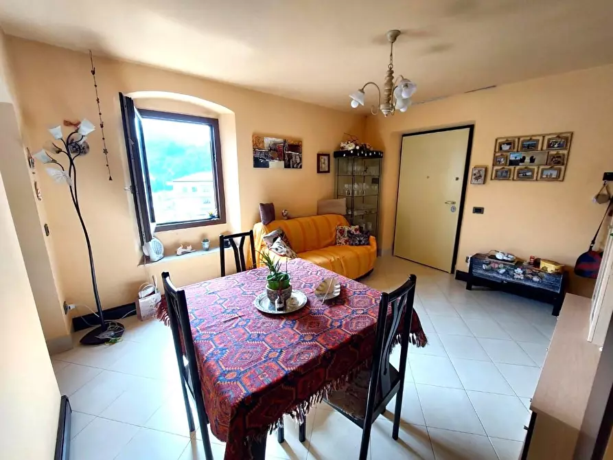 Immagine 21 di Casa bifamiliare in vendita  a Carrara