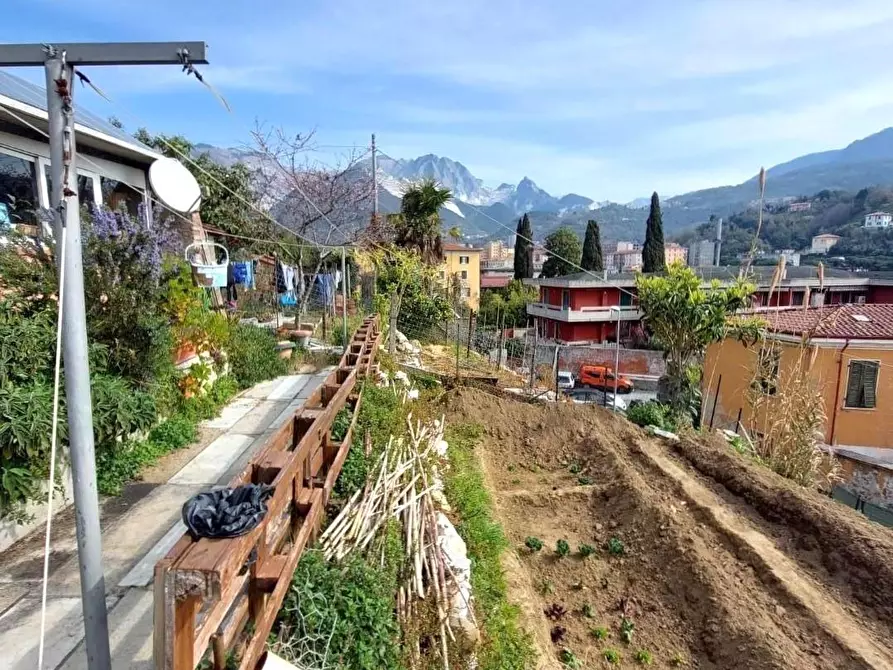 Immagine 39 di Casa bifamiliare in vendita  a Carrara