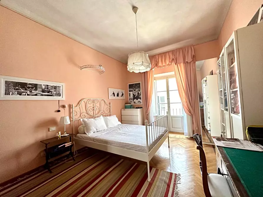 Immagine 35 di Appartamento in vendita  a Lucca