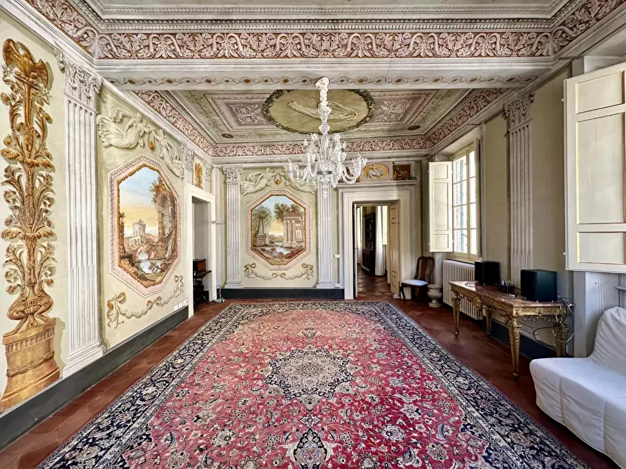 Immagine 7 di Appartamento in vendita  a Lucca