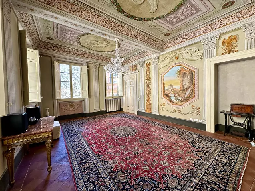 Immagine 63 di Appartamento in vendita  a Lucca