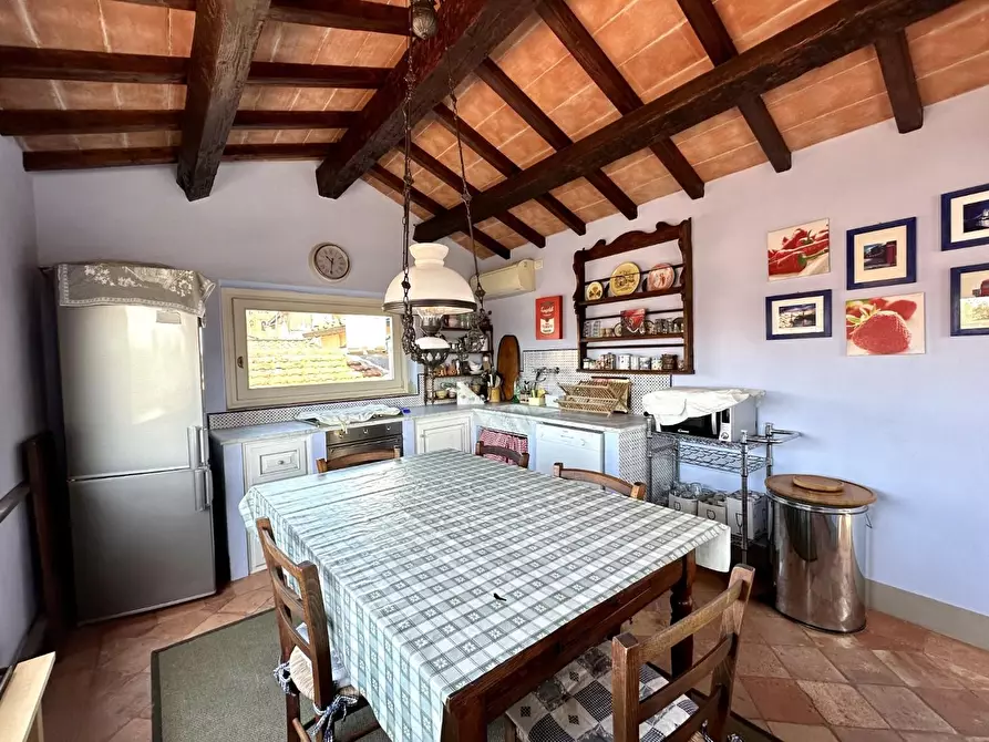 Immagine 49 di Appartamento in vendita  a Lucca