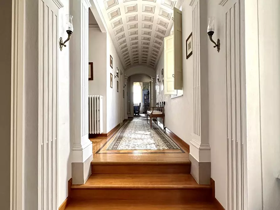 Immagine 25 di Appartamento in vendita  a Lucca