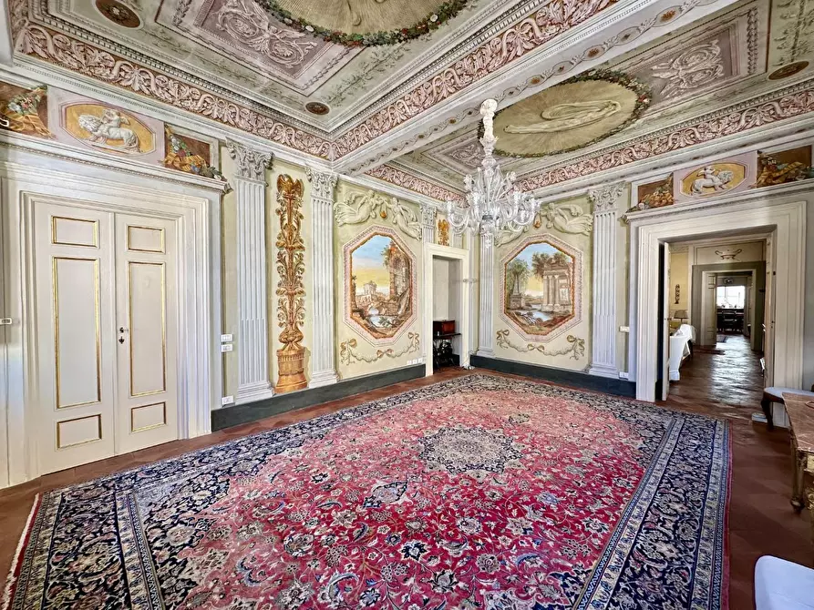 Immagine 5 di Appartamento in vendita  a Lucca