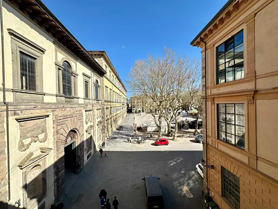 Immagine 65 di Appartamento in vendita  a Lucca