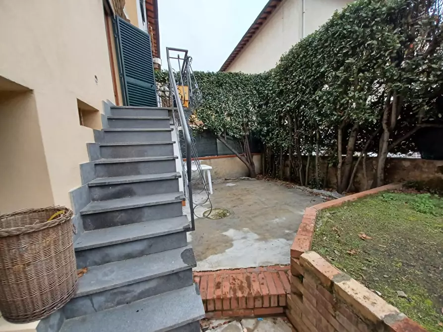 Immagine 21 di Terratetto in vendita  a Capraia E Limite