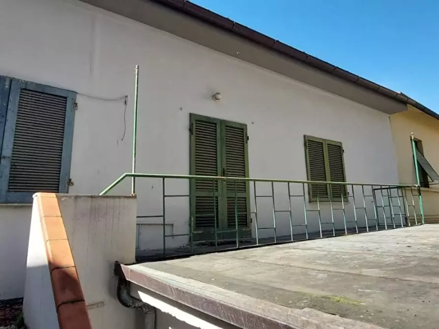 Immagine 1 di Palazzo in vendita  a Empoli
