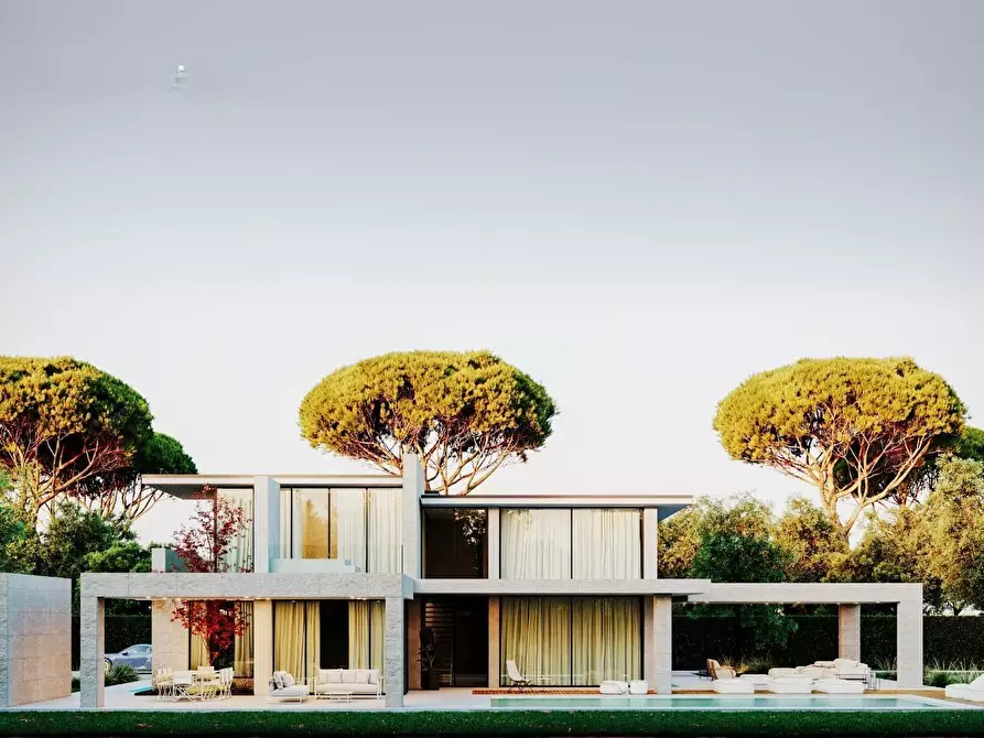 Immagine 2 di Villa in vendita  a Forte Dei Marmi