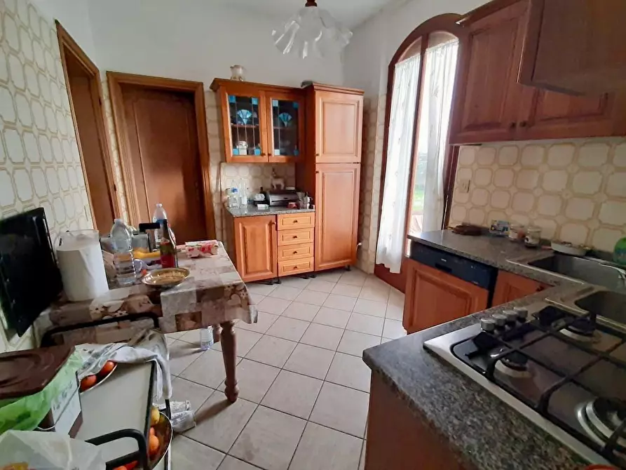 Immagine 10 di Villa in vendita  a San Giuliano Terme