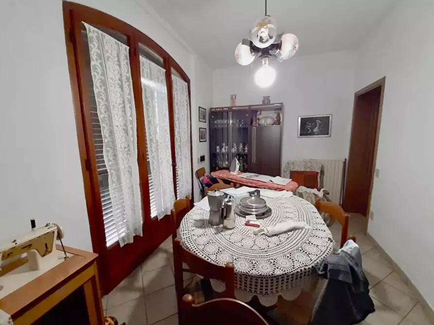 Immagine 3 di Villa in vendita  a San Giuliano Terme