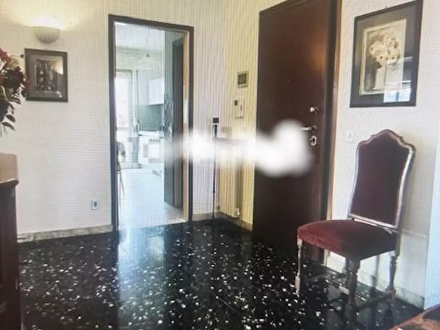 Immagine 4 di Mansarda in vendita  a Carrara