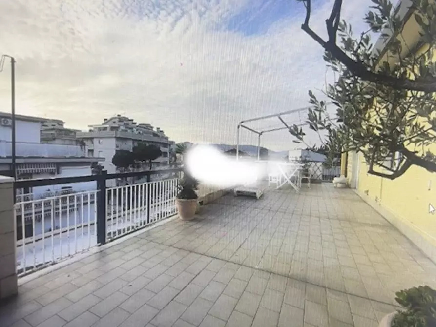 Immagine 12 di Mansarda in vendita  a Carrara