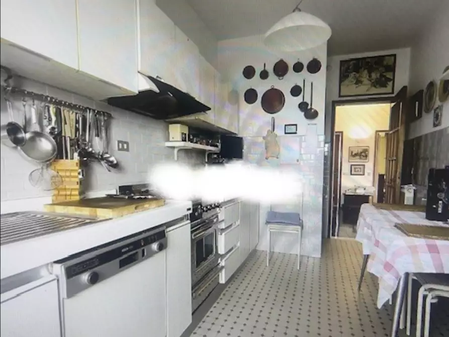 Immagine 2 di Mansarda in vendita  a Carrara