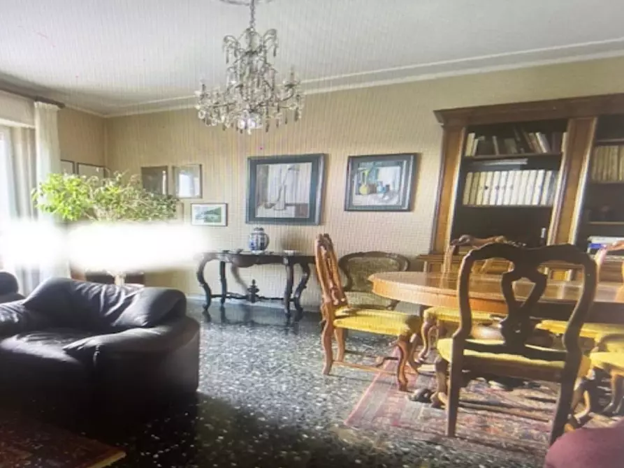 Immagine 9 di Mansarda in vendita  a Carrara