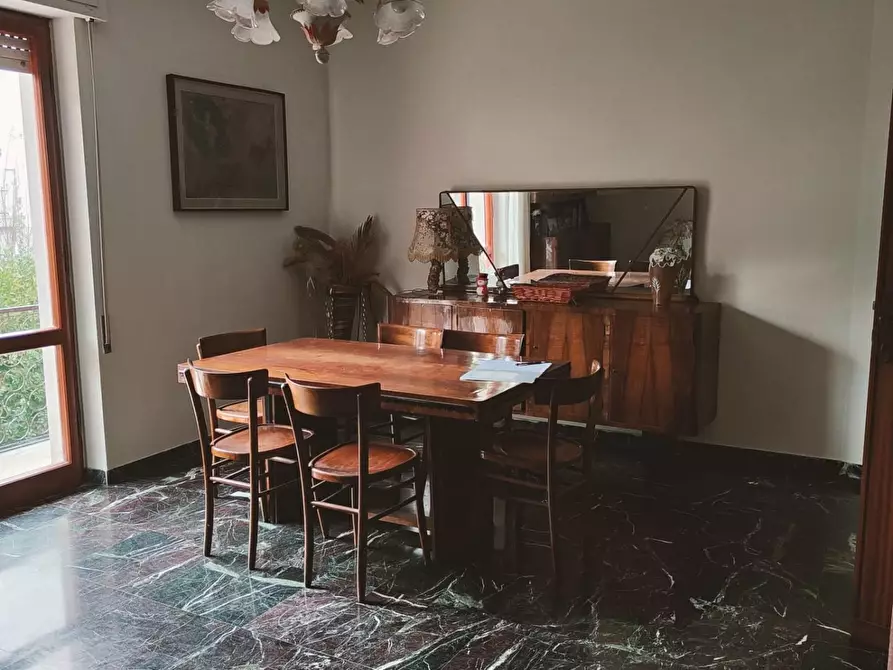 Immagine 1 di Casa quadrifamiliare in vendita  a Carrara