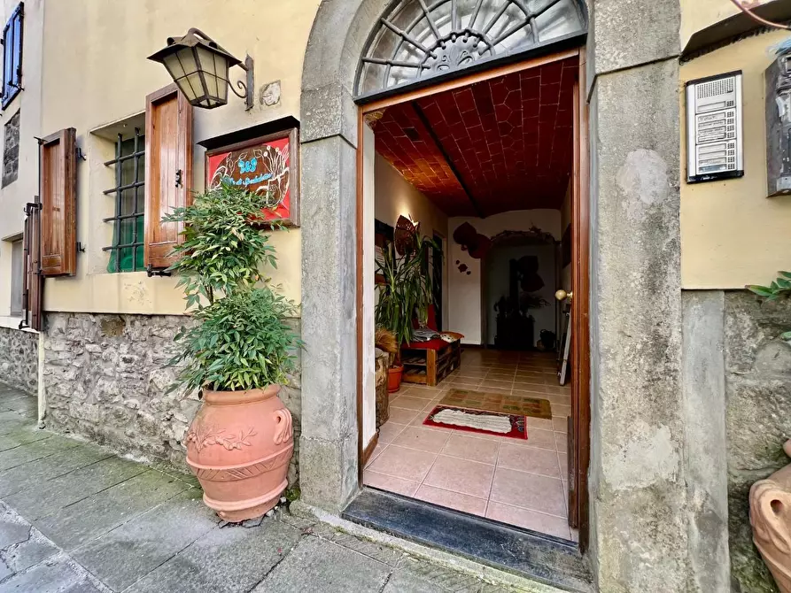 Immagine 11 di Appartamento in vendita  a Pistoia