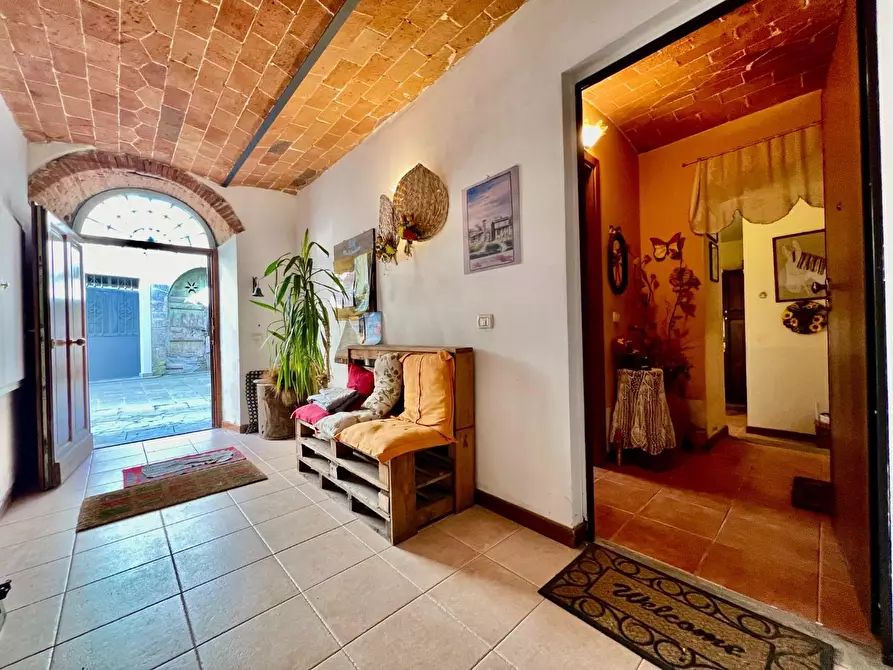 Immagine 13 di Appartamento in vendita  a Pistoia