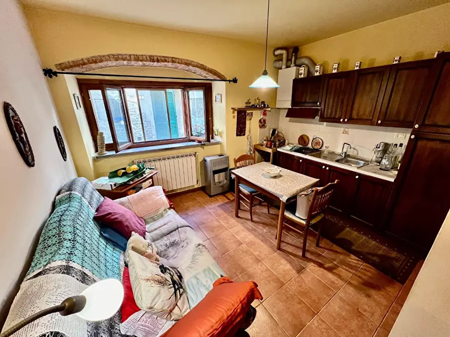 Immagine 16 di Appartamento in vendita  a Pistoia