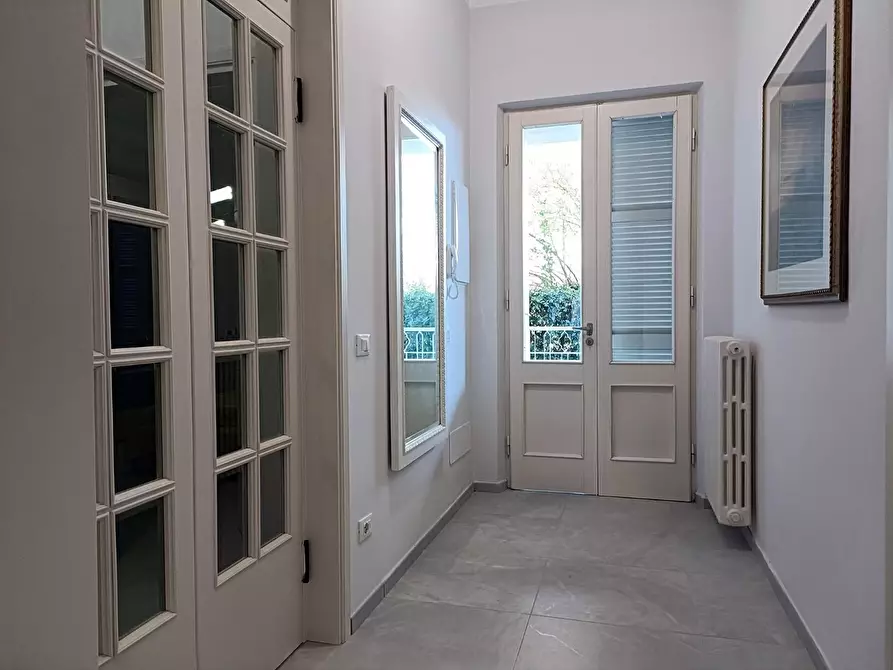 Immagine 8 di Appartamento in affitto  a Massa