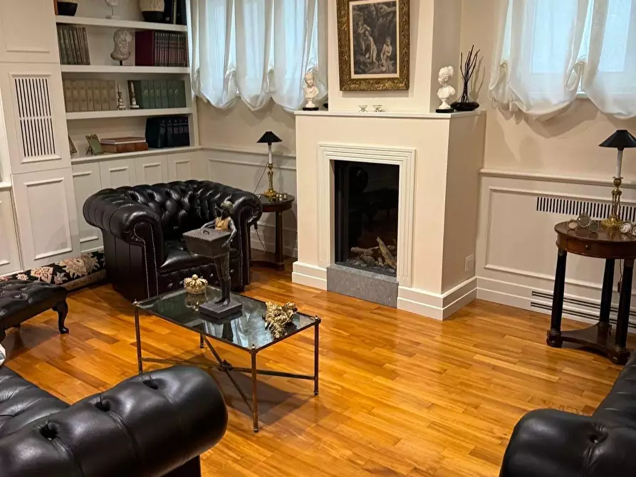 Immagine 16 di Villa in vendita  a Forte Dei Marmi