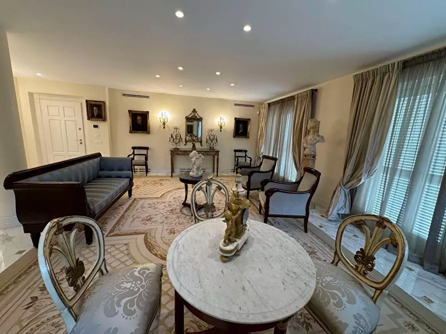 Immagine 33 di Villa in vendita  a Forte Dei Marmi