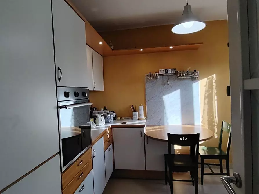 Immagine 7 di Appartamento in vendita  a Carrara