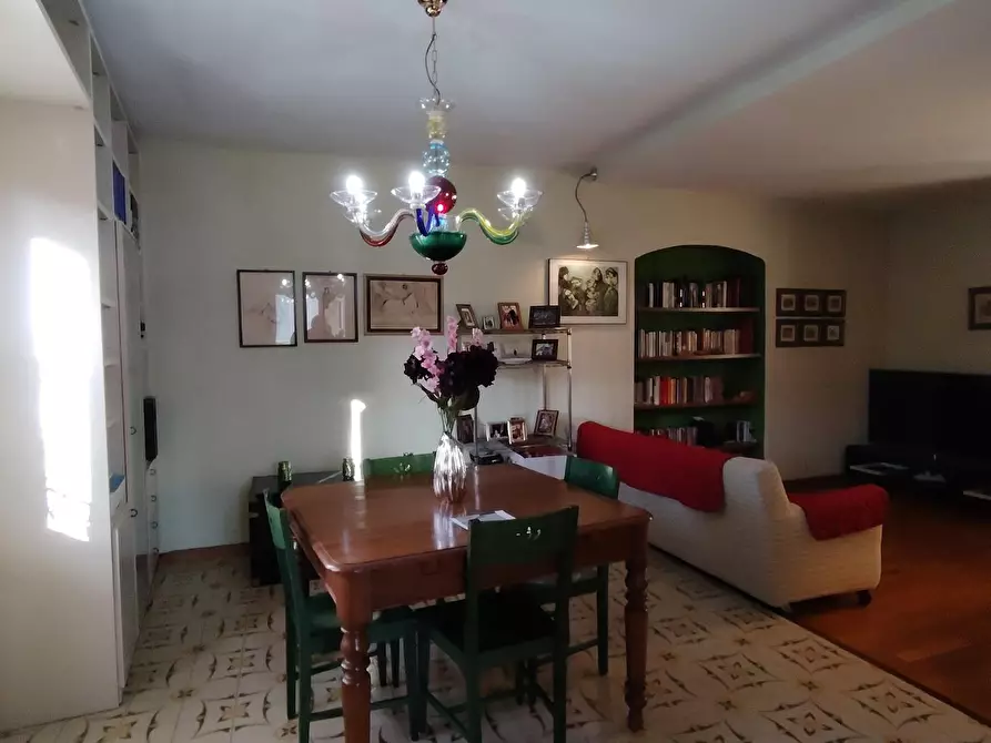 Immagine 4 di Appartamento in vendita  a Carrara